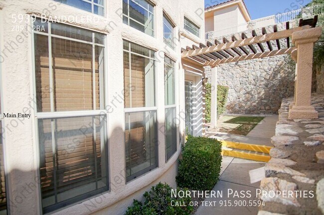 Foto del edificio - Luxury Condo Near Coronado Country Club Aw...
