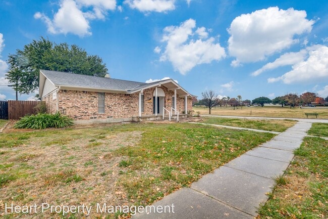 Building Photo - 4 br, 2 bath House - 2501 Belhaven Dr