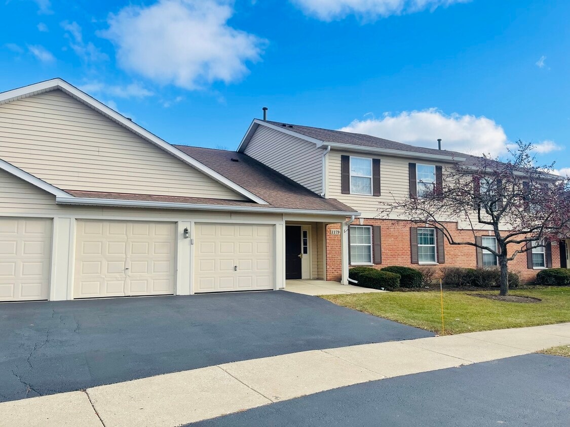 Foto principal - 1179 N Village Dr