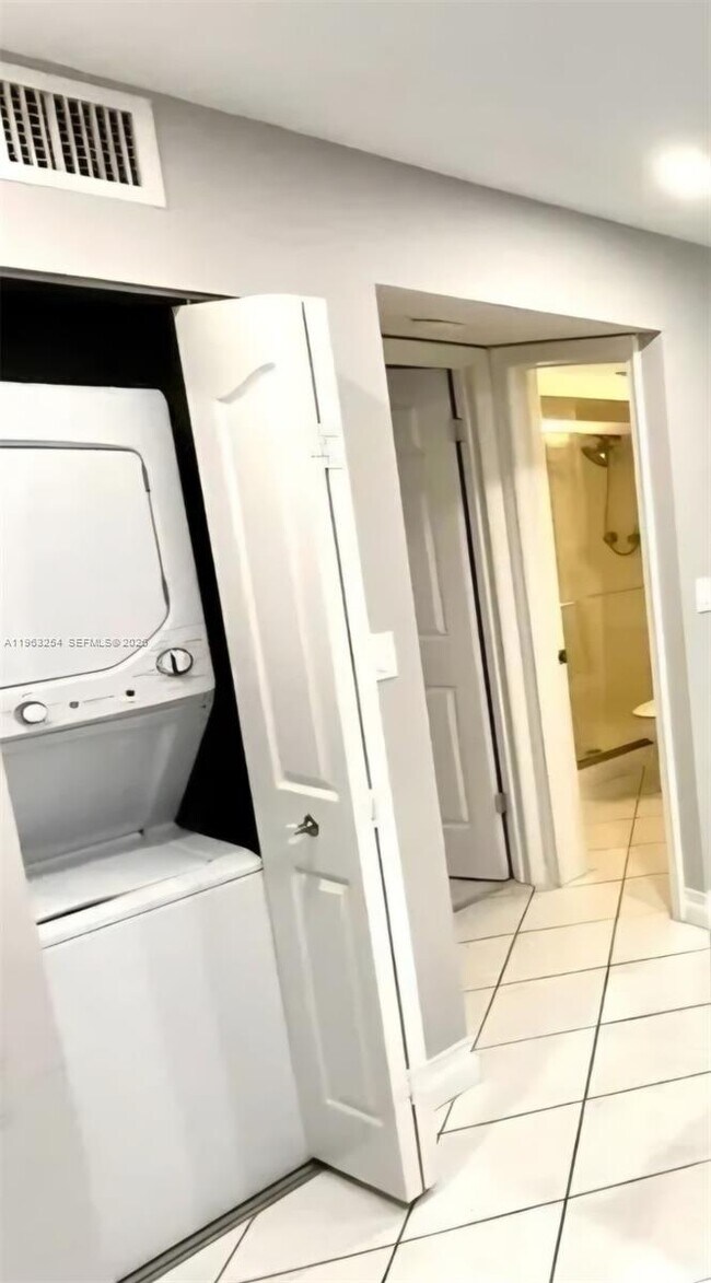 Building Photo - 1785 N Andrews Square