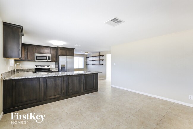Foto del edificio - 3722 W Griswold Rd