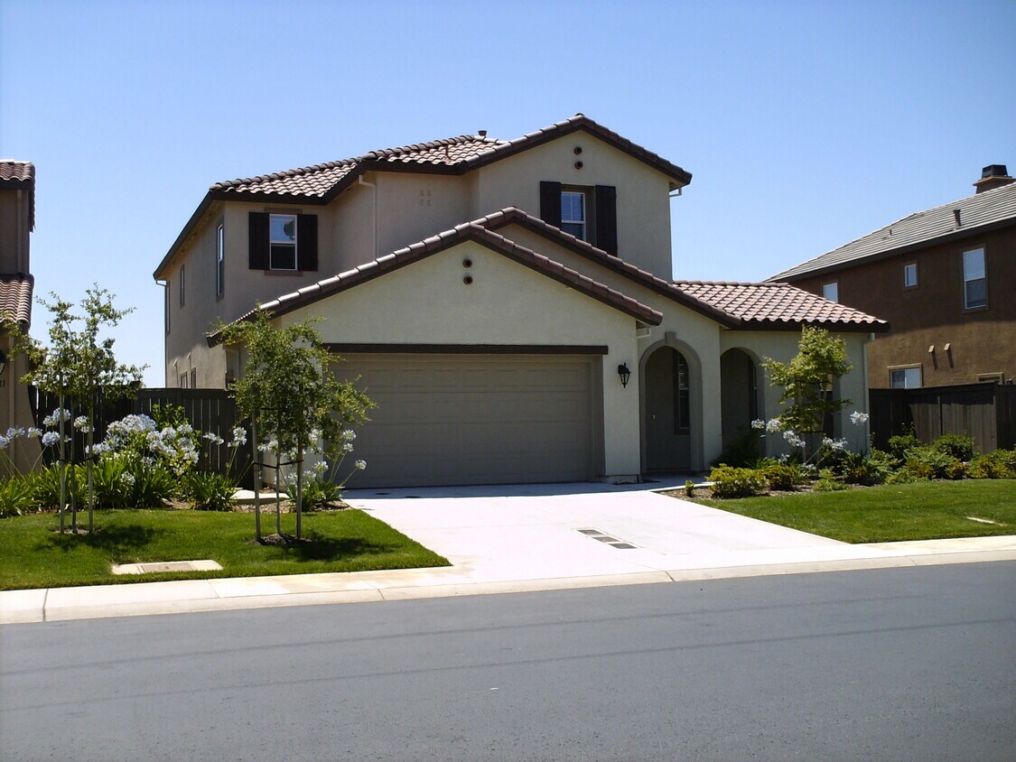 front - 3415 Archetto Dr