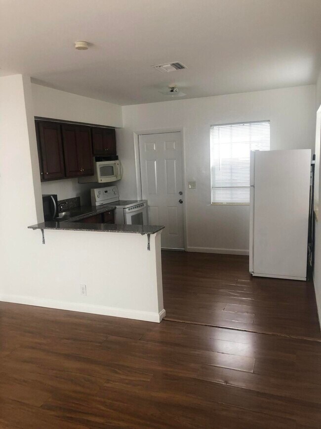 Foto del edificio - 1307 Lucerne Ave