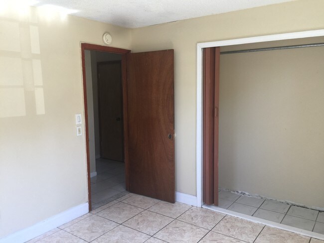 Building Photo - 3075 SW 61st Ave