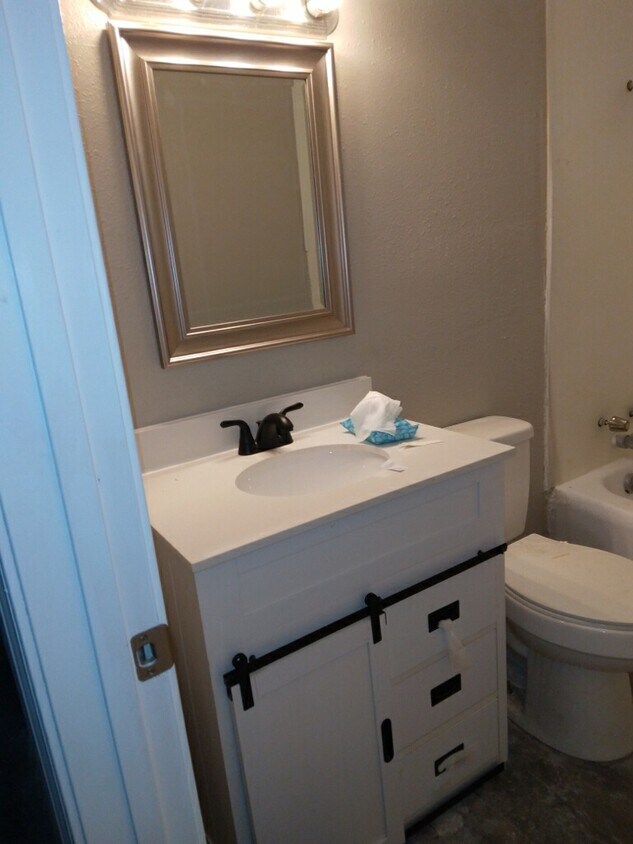 Foto del edificio - Large Family Home Central located