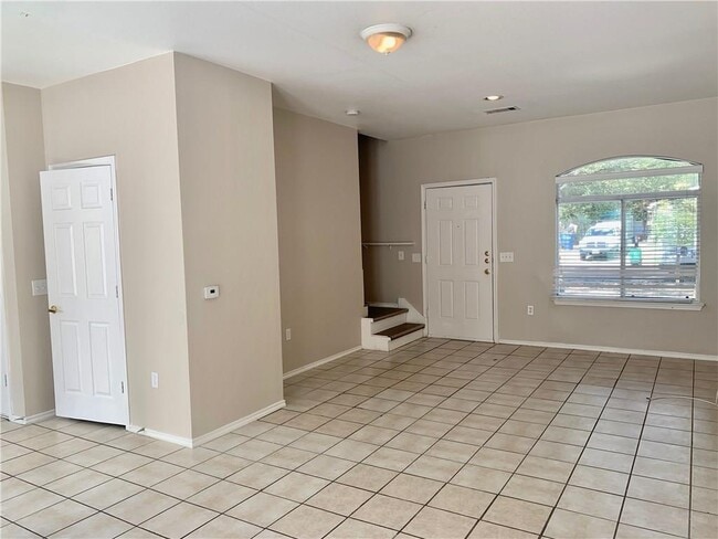 Building Photo - 1121 Terry Dr
