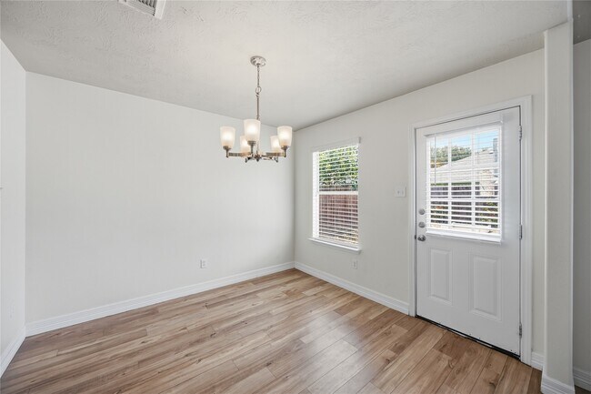 Building Photo - 2619 Dylans Crossing Dr