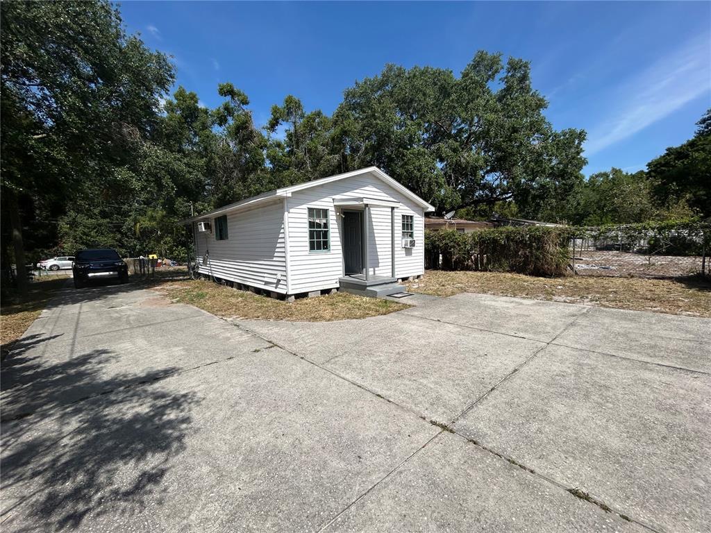 Foto principal - 1328 37th St NW