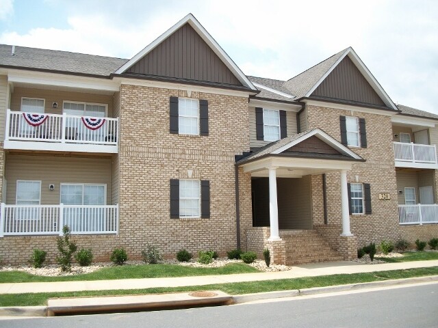 Primary Photo - 320 Capstone Dr