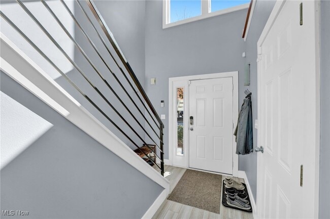 Building Photo - 2227 City View Dr