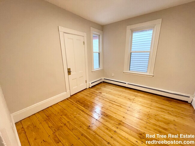 Building Photo - 1570 Tremont St