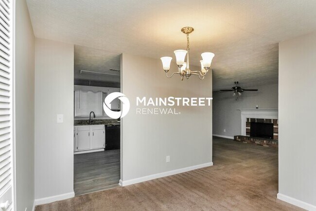 Building Photo - 3 Bedroom Pet-Friendly Home in Stone Mountain, GA with Main Street Renewal