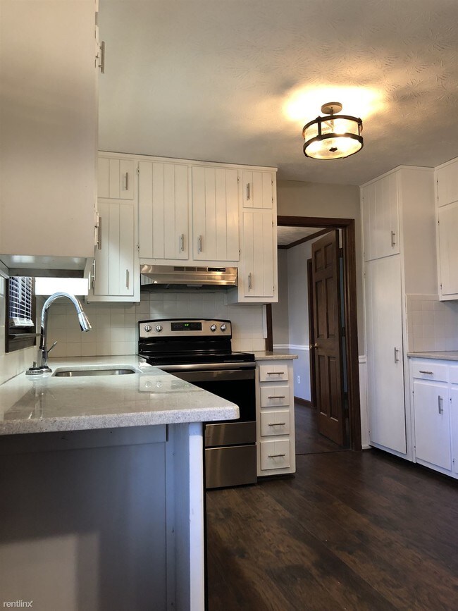 Building Photo - 4 br, 2.5 bath House - 5175 Clearwater Dr