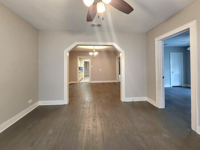 Foto del edificio - 6306 Stillman St