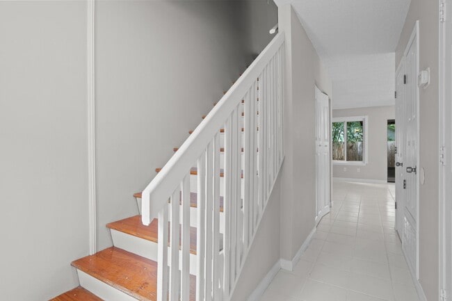 Building Photo - 3506 Parkwood Ave