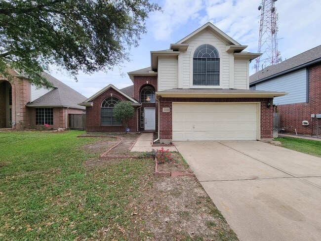 Photo - NICE CLEAN HOME. FORMAL LIVING DINING , DEN, BIG KITCHEN WITH BRAKFAST ROOM. TILE FLOOR IN KITCHE...