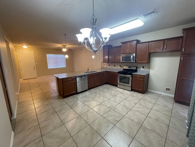 Building Photo - 6132 E Overlook Ln
