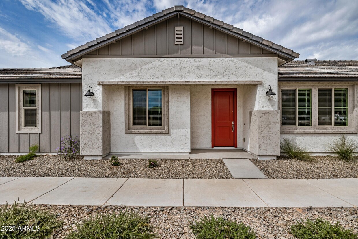 Primary Photo - 9416 E Sequence Ave