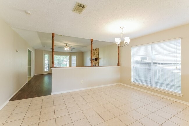 Foto del edificio - 23219 Timberbrook Dr