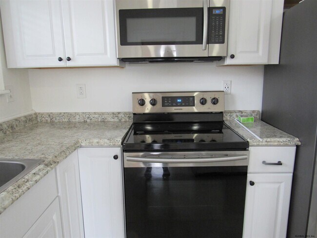 Building Photo - 58 Vandenburgh Ave