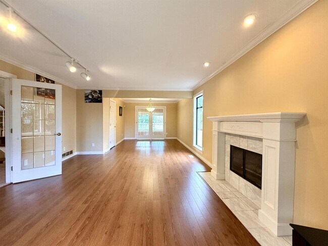 Photo du bâtiment - 1805-148A 148a St