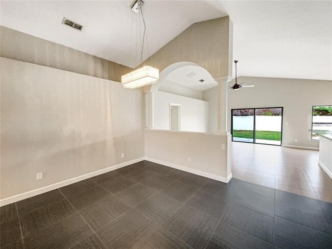 Foto del edificio - 4655 Doral Park Ave