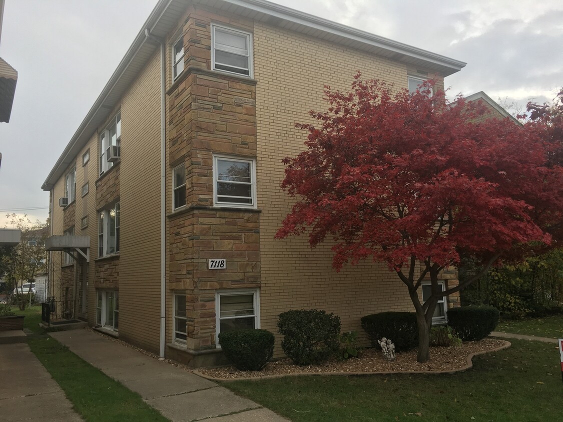 7118 Windsor Ave Unit 2REAR, Berwyn, IL 60402 Condo for Rent in