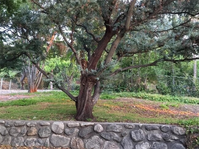 Foto del edificio - 10630 Hillhaven Ave