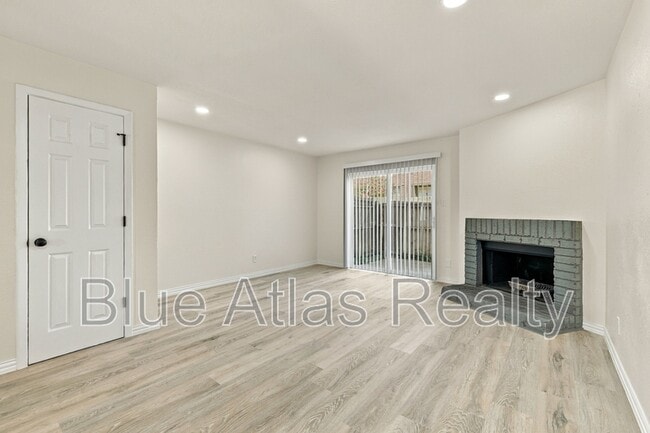 Building Photo - 8108 Foxfire Ln