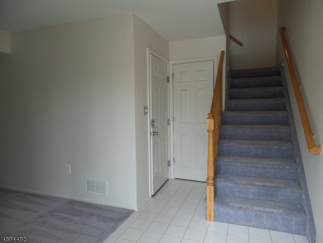Foto del edificio - 304 Mercer Ct