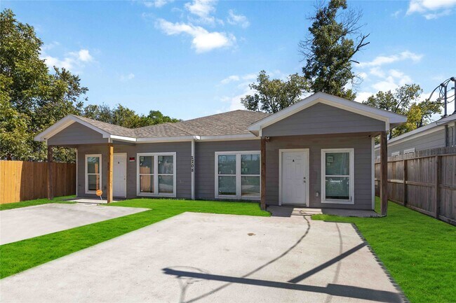 Foto del edificio - 2708 Sam Wilson St