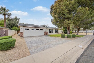 Building Photo - 3414 N 44th Pl