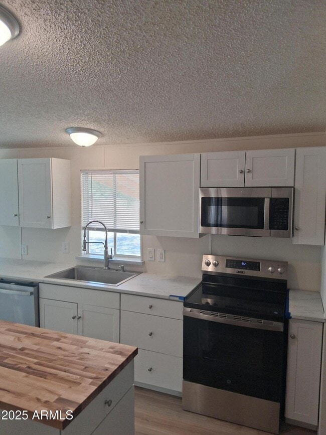 Building Photo - 28714 N 213th Ave
