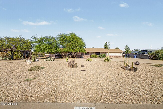 Foto del edificio - 16223 N 40th Pl