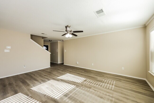 Foto del edificio - 1239 Butler Dr