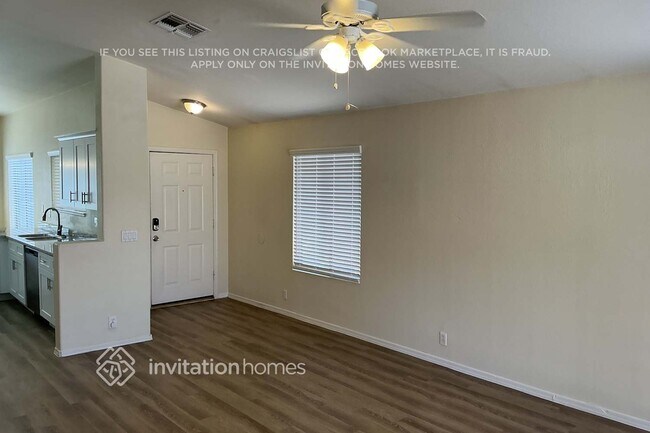 Foto del edificio - 10630 E Emerald Ave