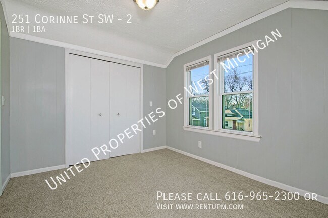 Foto del edificio - 251 Corinne St SW