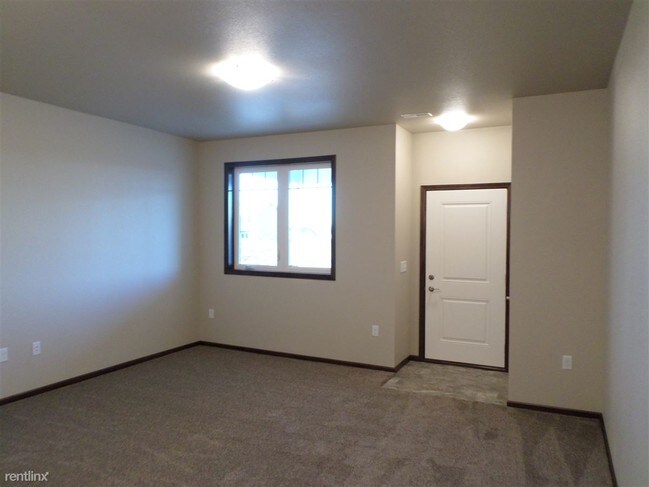 Building Photo - 5636 Yukon Dr