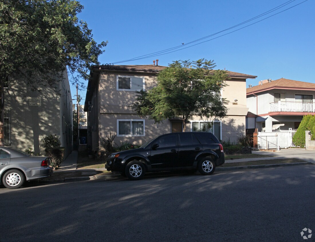 Building Photo - 1807 N Alexandria Ave