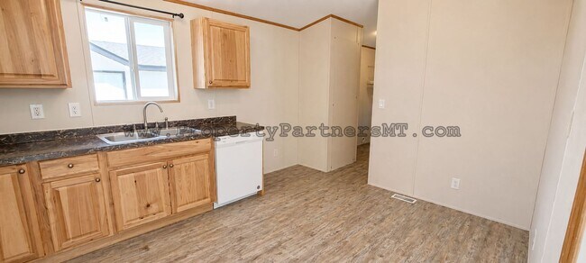 Foto del edificio - Freshly Remodeled! 3 Bed 2 Bath Modular house