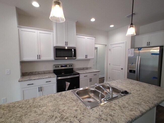 Foto del edificio - 584 Grayson Ave