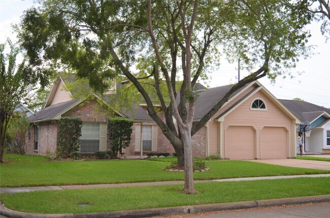 Foto del edificio - 3318 Kempwood Dr
