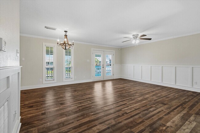 Foto del edificio - 606 Warsaw Dr