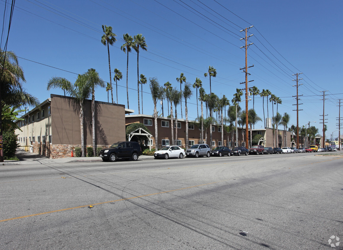 Primary Photo - Palm Terrace Apartments