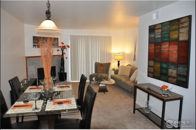 Living Room - 555 Manhattan Dr