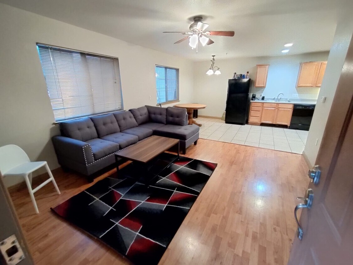 819 H St, Davis, CA 95616 Townhome Rentals in Davis CA