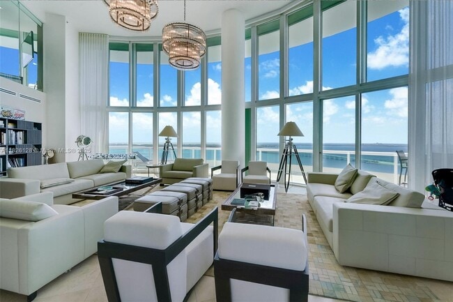 Building Photo - 1643 Brickell Ave