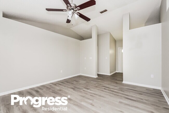 Building Photo - 613 Deauville Ct