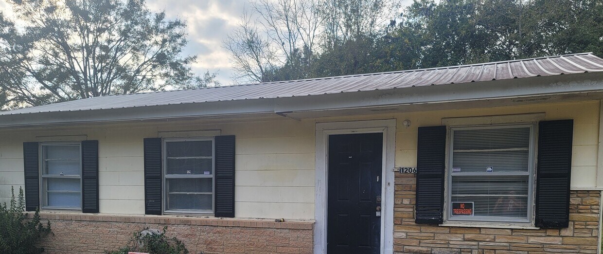 Foto principal - 1206 Wedemeyer Rd