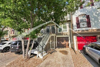 Building Photo - 1811 S Quebec Way